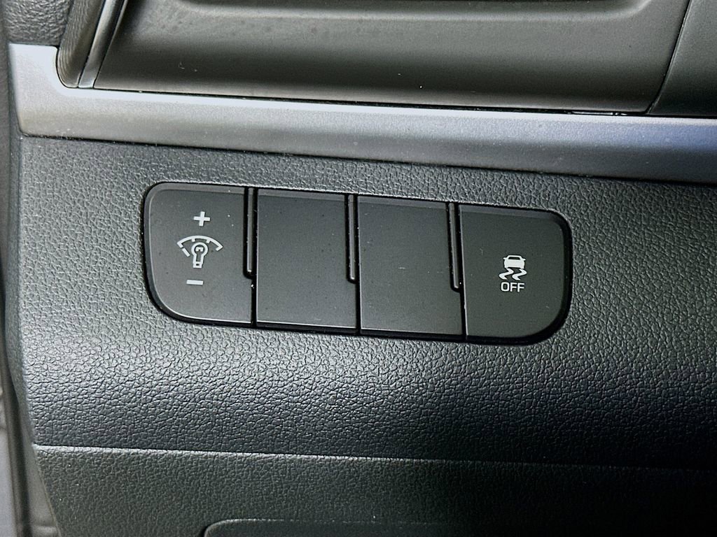 Used 2019 Hyundai Elantra SE w/ Cargo Package FWD image 12