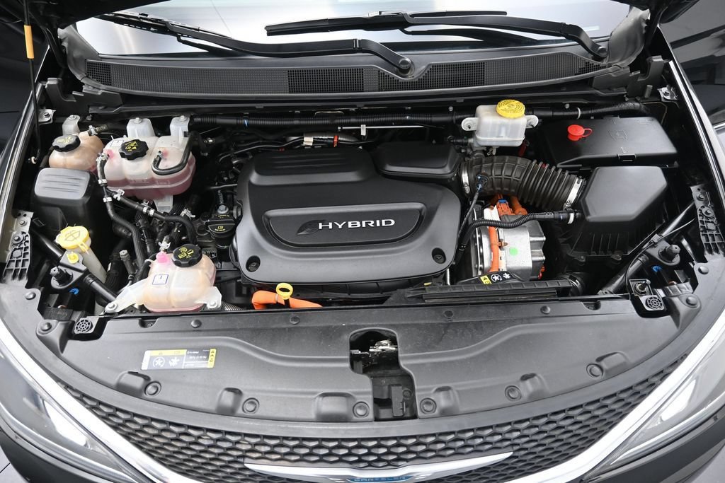 Used 2020 Chrysler Pacifica Limited FWD image 35