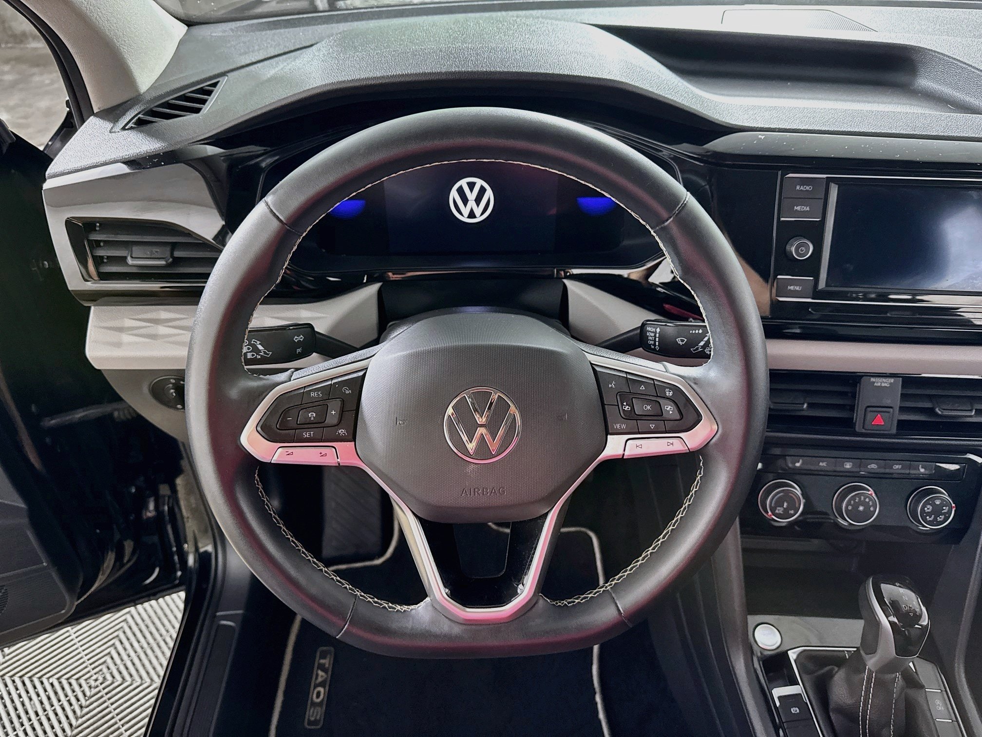 Used 2023 Volkswagen Taos S w/ Driver Assistance Package AWD/4WD image 15