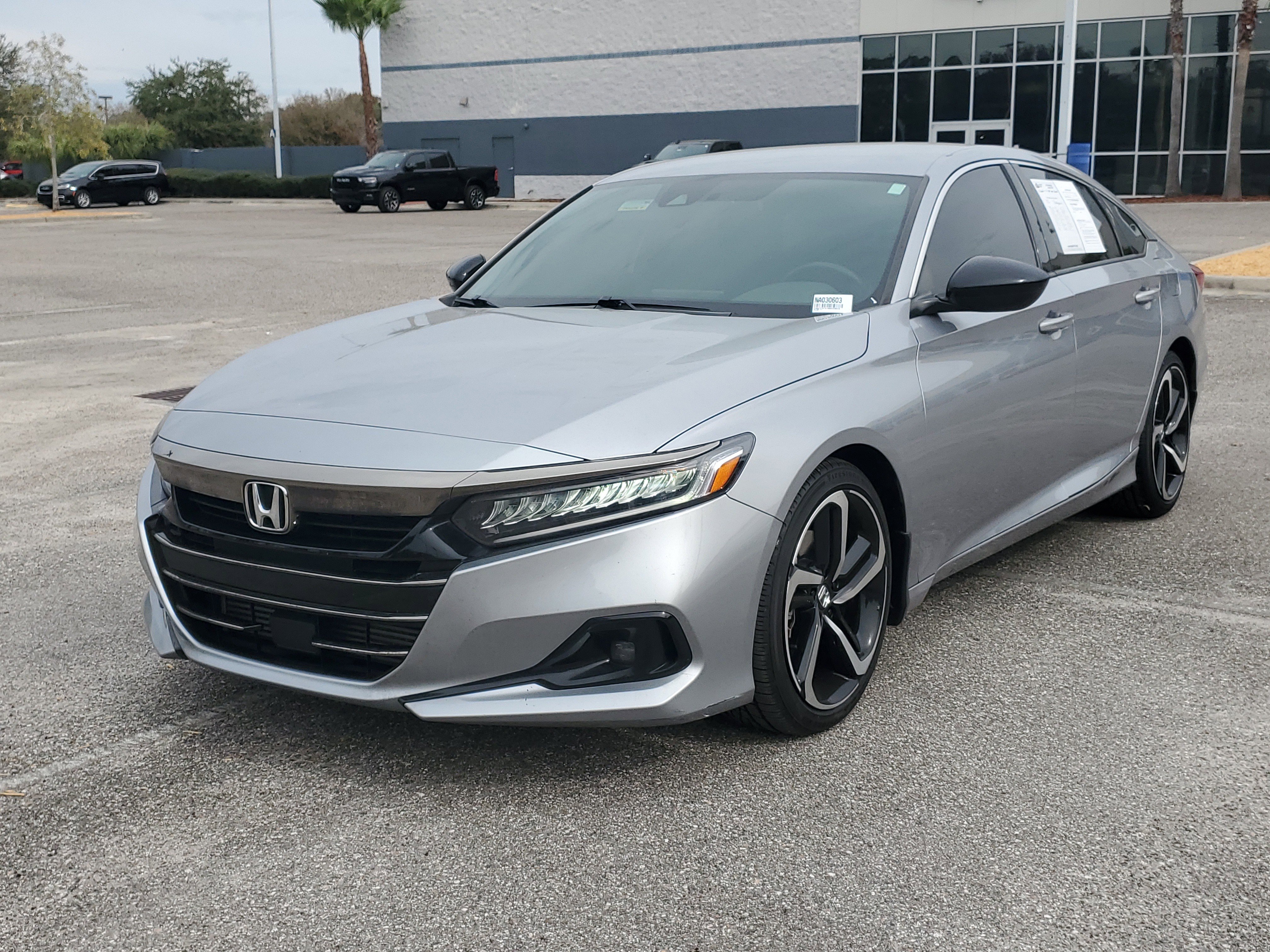 Used 2022 Honda Accord Sport image 2