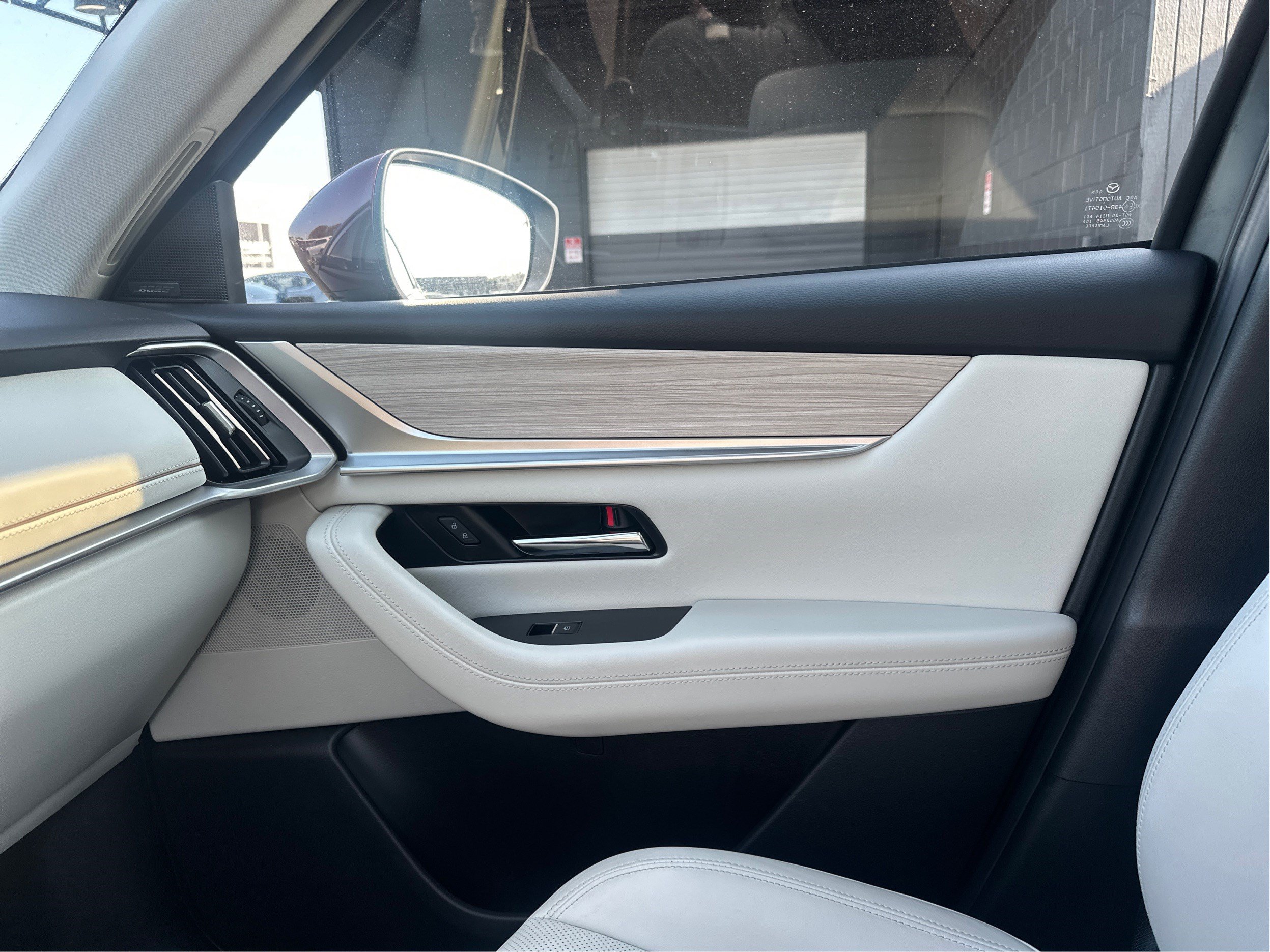 Certified 2025 MAZDA CX-90 Plug-In Hybrid w/ Premium Plus AWD/4WD image 22