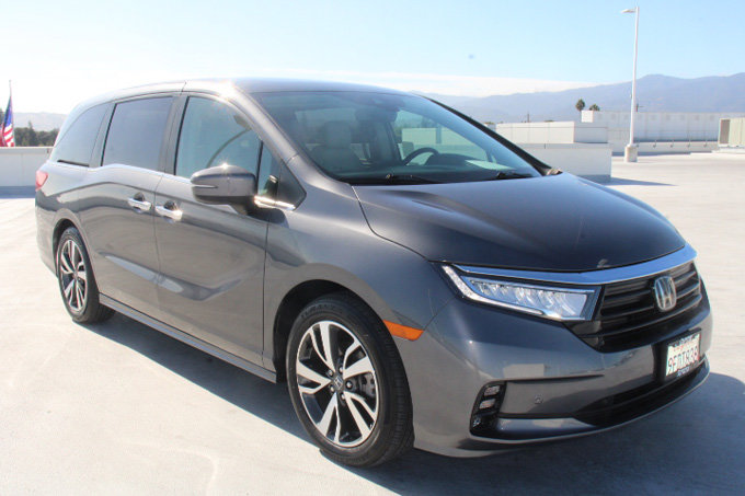 Used 2023 Honda Odyssey Touring image 2