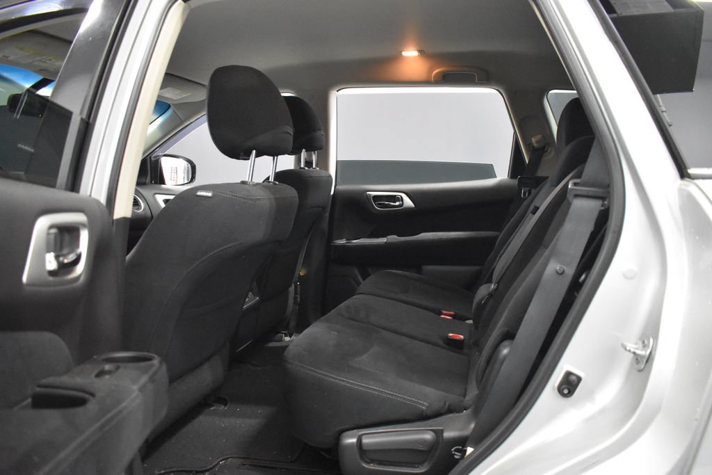 Used 2016 Nissan Pathfinder SV w/ SV Cold Weather Package AWD/4WD image 29