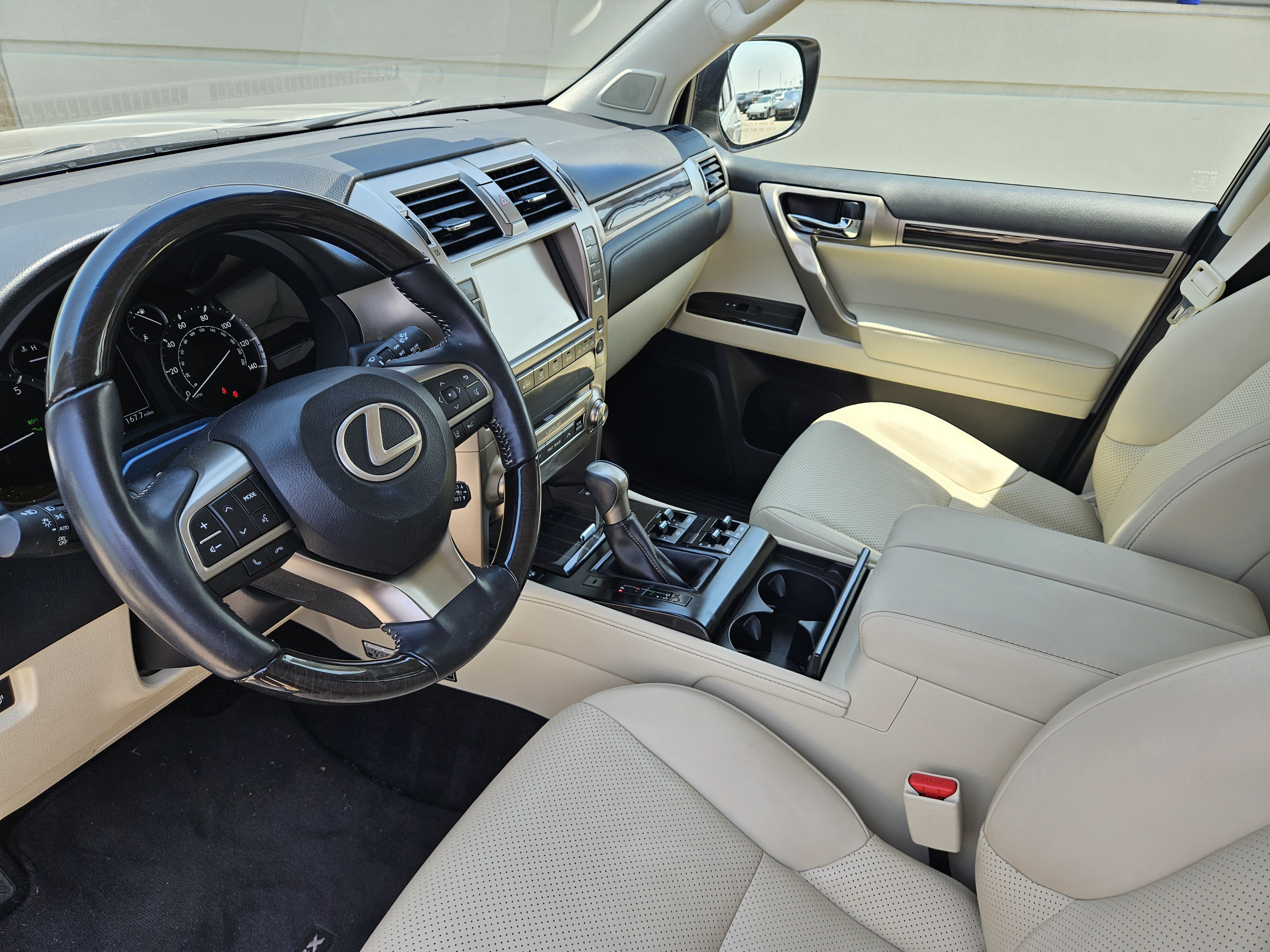 Used 2020 Lexus GX 460 Luxury w/ Accessory Package AWD/4WD image 4