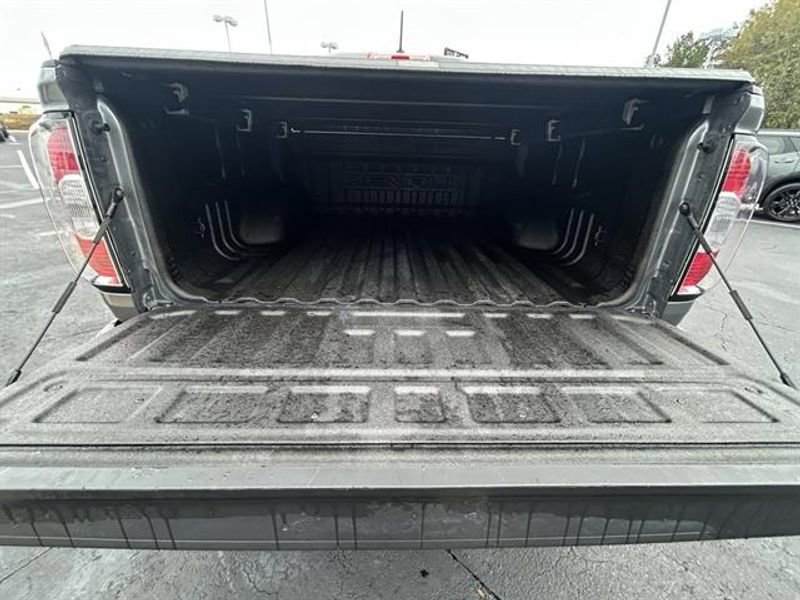 Used 2022 GMC Canyon Denali image 10