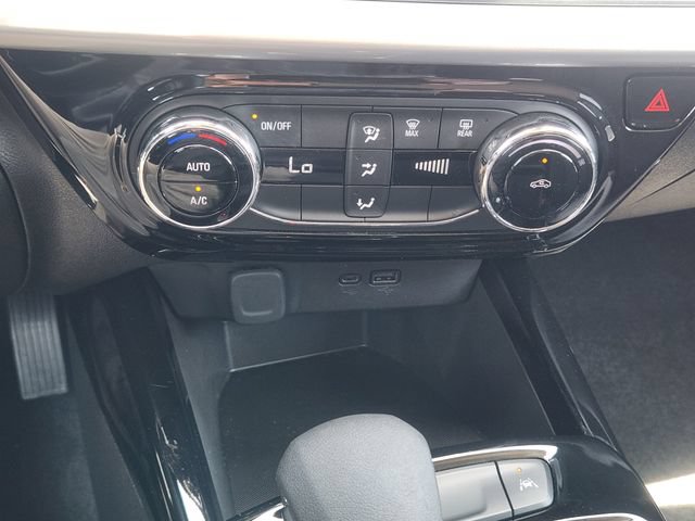 Used 2024 Chevrolet Trax LT FWD image 19