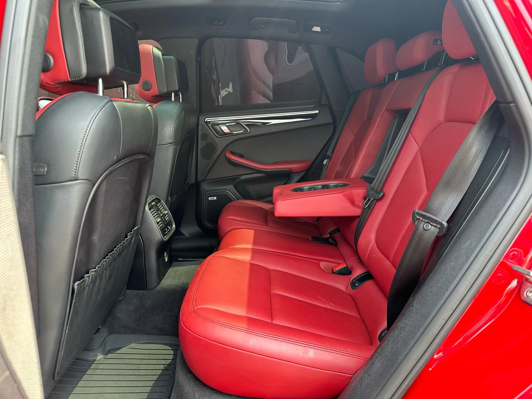 Used 2020 Porsche Macan S image 31