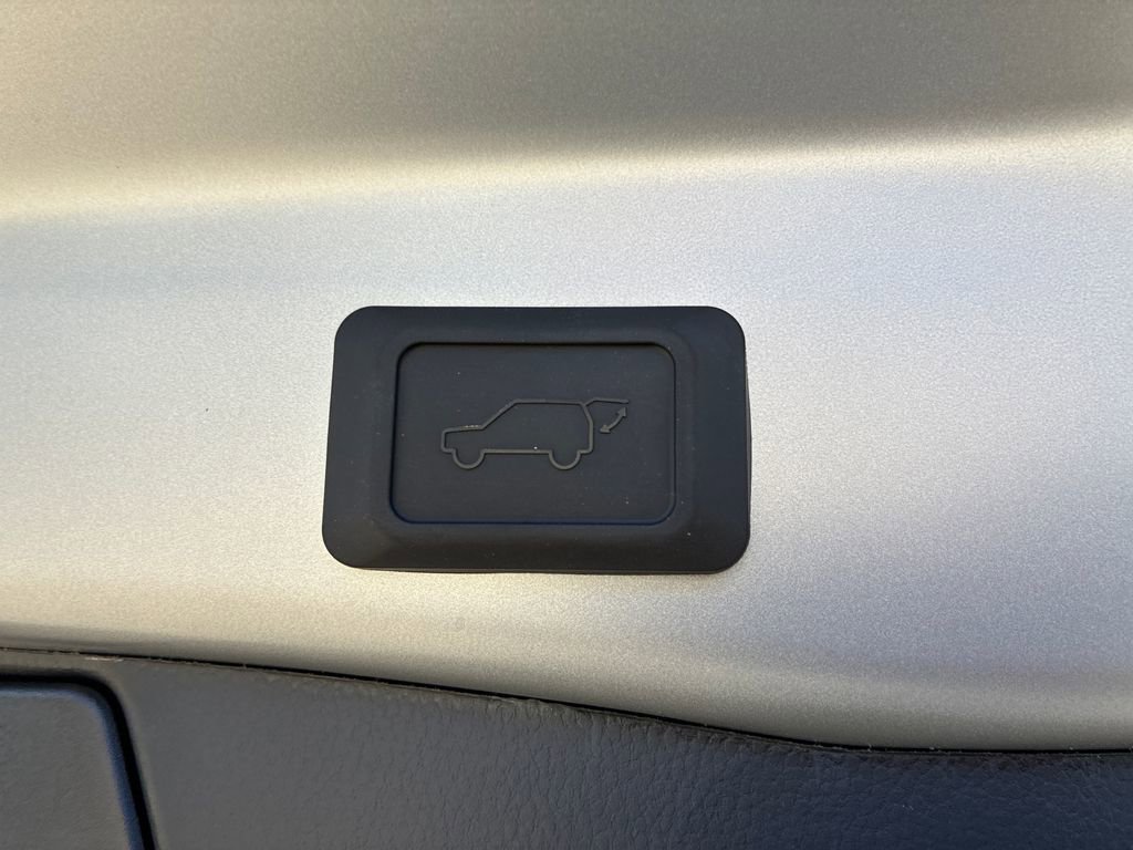 New 2025 Toyota RAV4 XLE image 33