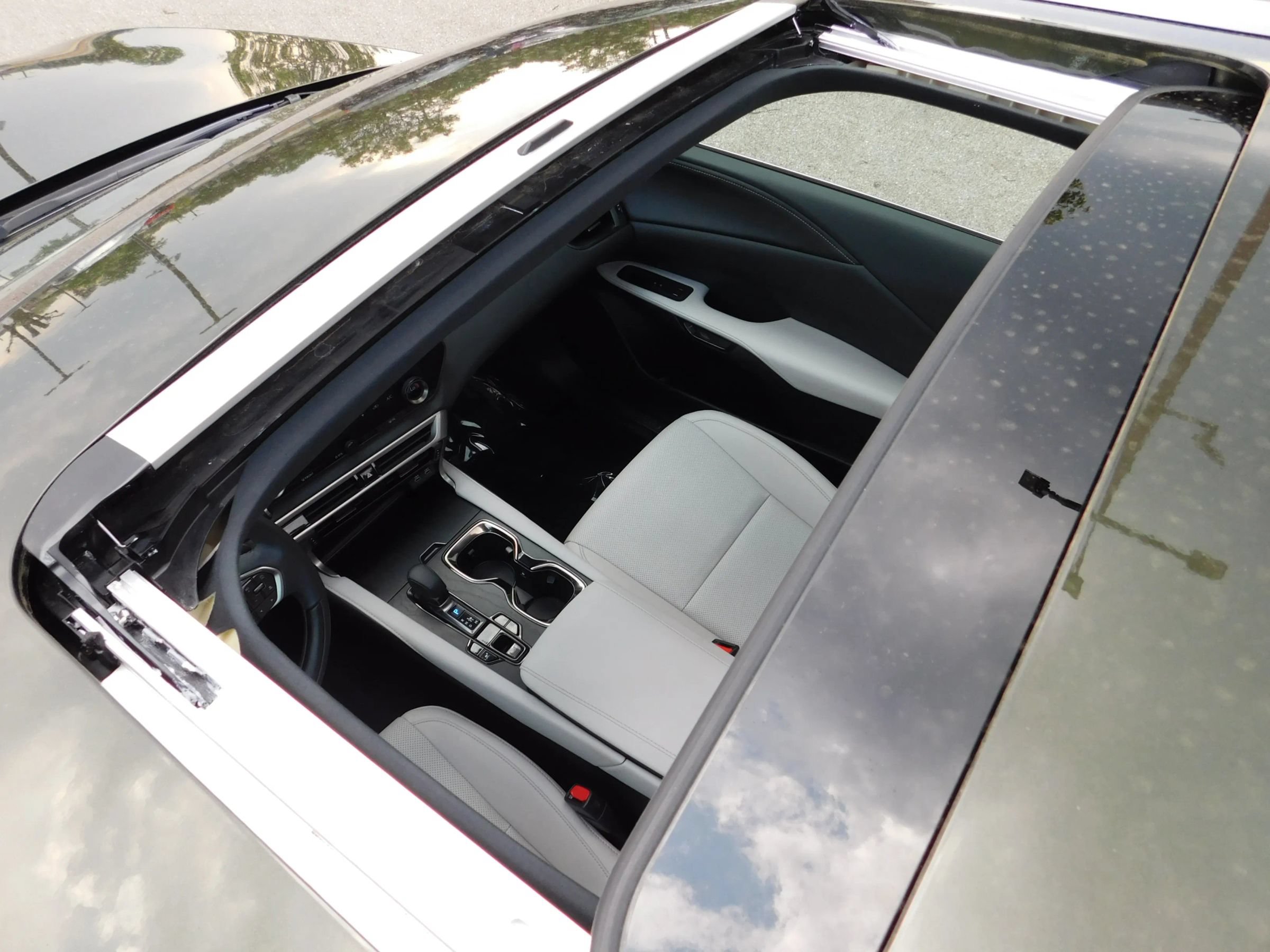 Used 2023 Lexus RX 350 Premium w/ Accessory Package AWD/4WD image 10