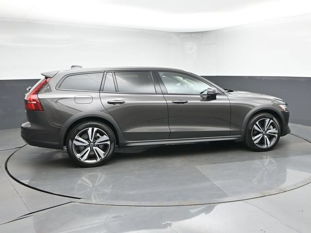 Used 2025 Volvo V60 B5 Cross Country Plus AWD/4WD image 9