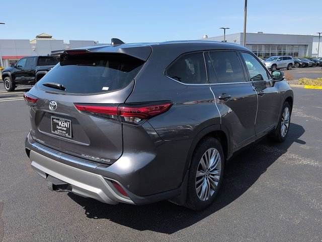 Used 2022 Toyota Highlander Platinum image 7