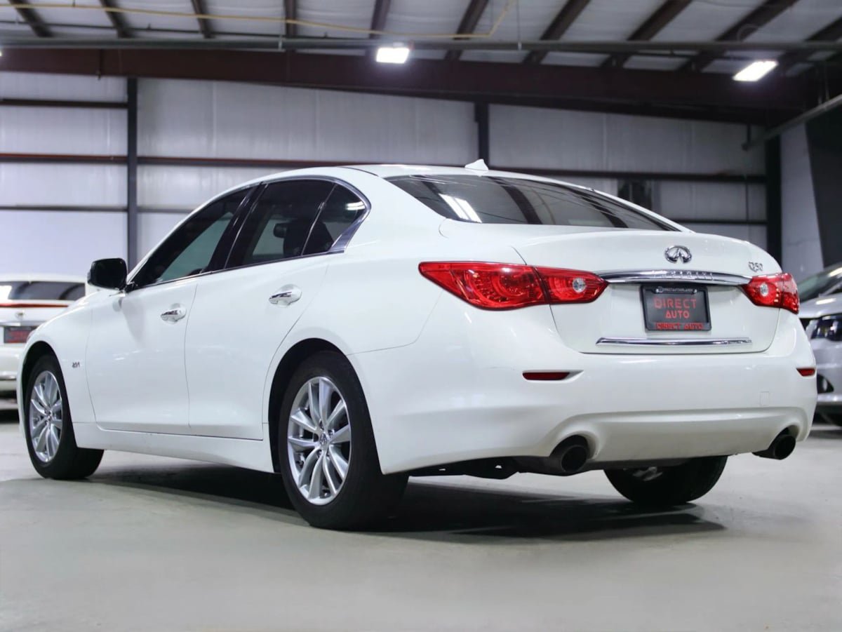 Used 2017 INFINITI Q50 2.0t w/ Moonroof Package RWD image 15