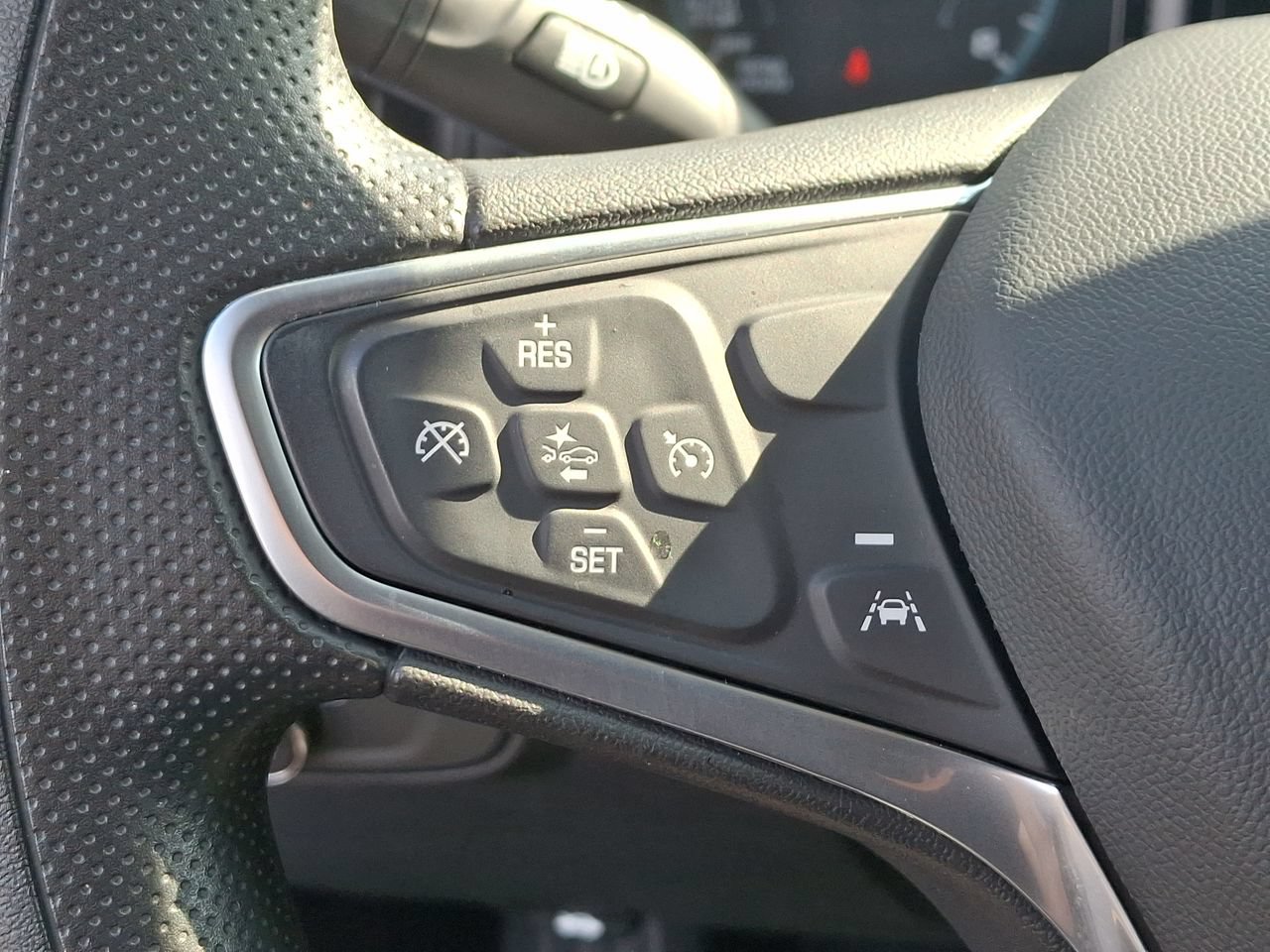 Certified 2023 Chevrolet Equinox LS FWD image 17