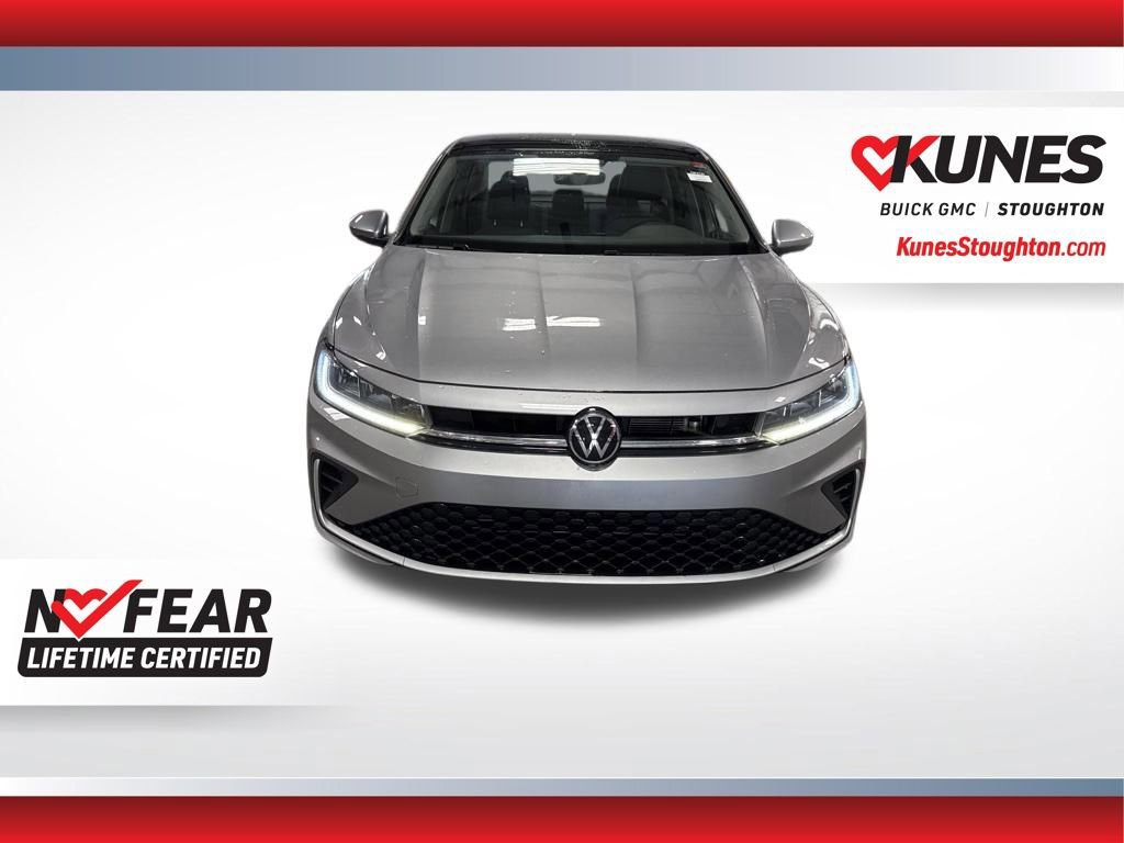 Used 2025 Volkswagen Jetta SE image 5