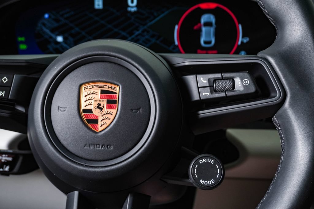 Certified 2025 Porsche Macan 4 Electric AWD/4WD image 19