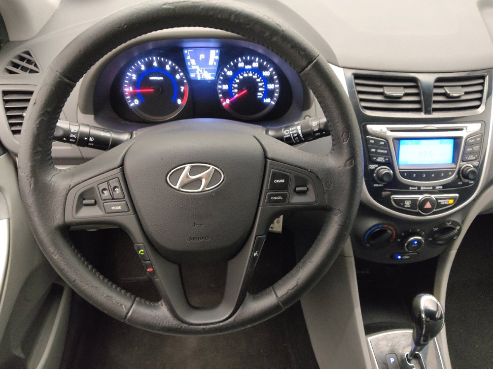 Used 2013 Hyundai Accent SE FWD image 22