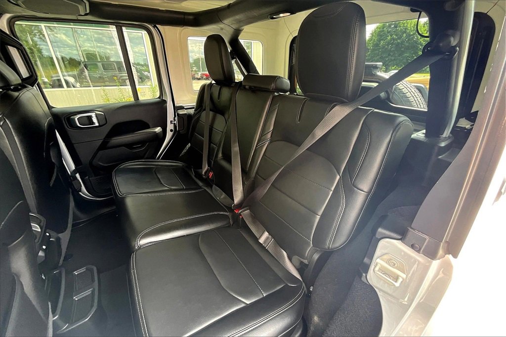 Used 2023 Jeep Wrangler Unlimited Sahara image 15