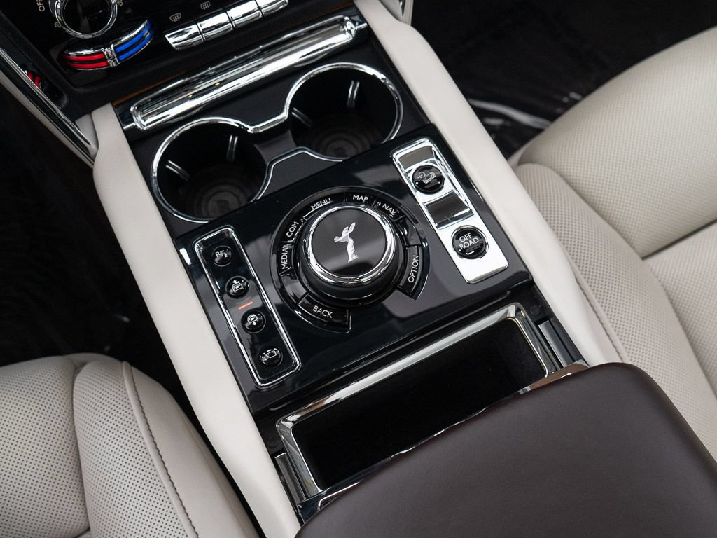 Certified 2019 Rolls-Royce Cullinan AWD/4WD image 39
