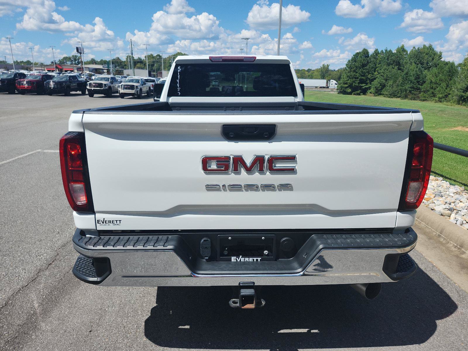 Used 2024 GMC Sierra 2500 Pro AWD/4WD image 5