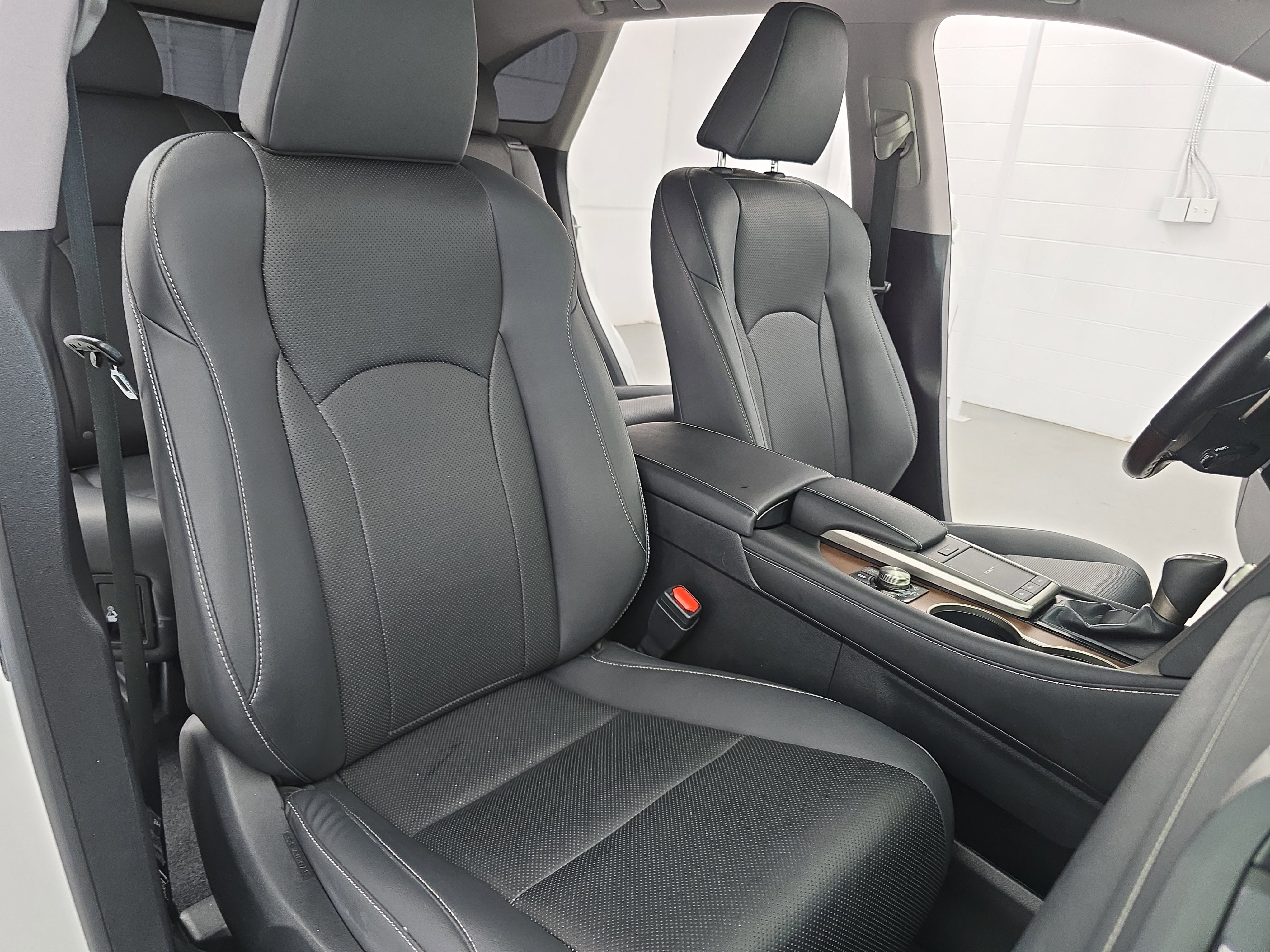 Used 2022 Lexus RX 450hL AWD w/ Premium Package image 10