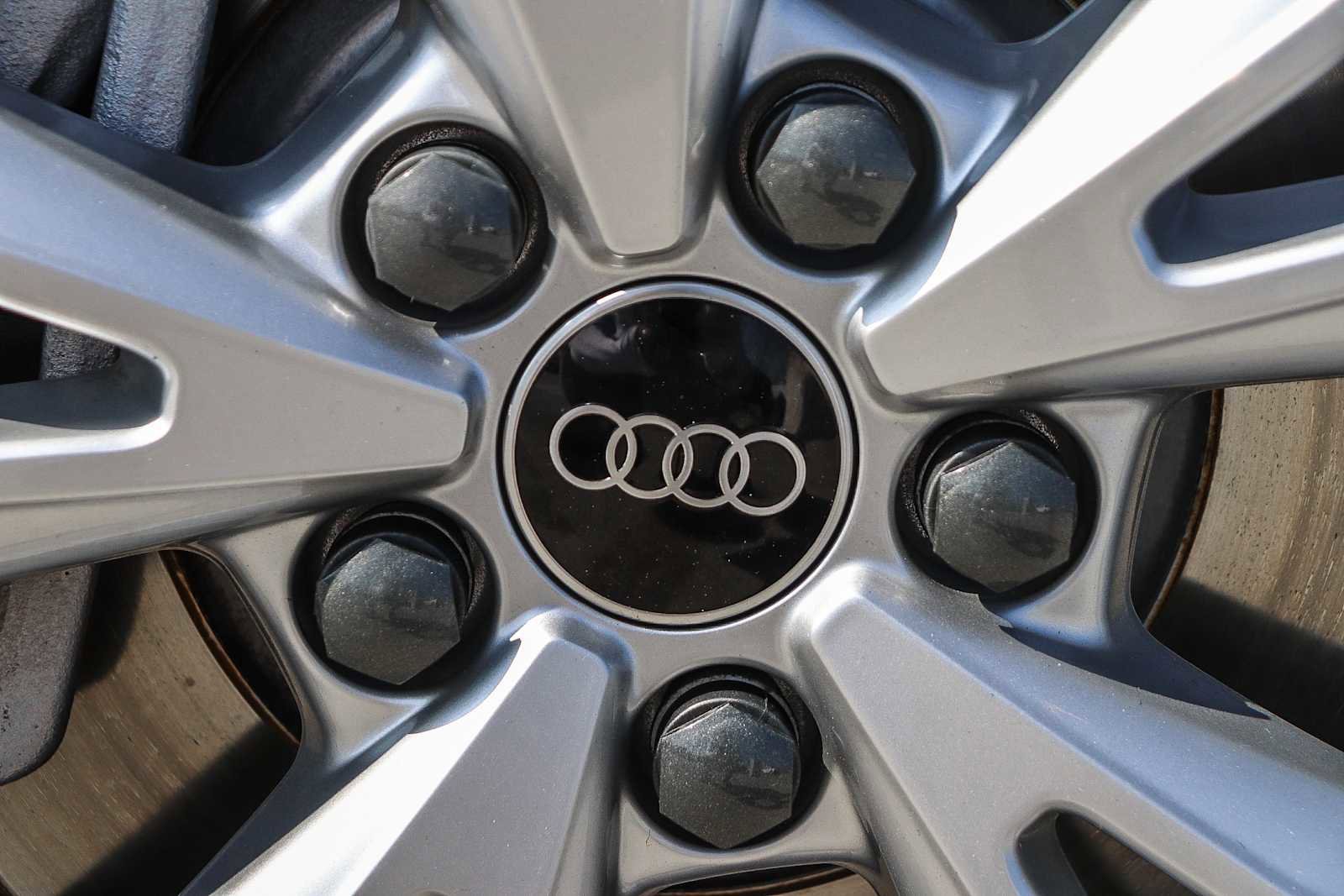 Used 2023 Audi Q3 2.0T Premium w/ Convenience Package image 15