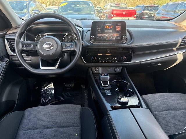 Used 2022 Nissan Rogue SV image 16