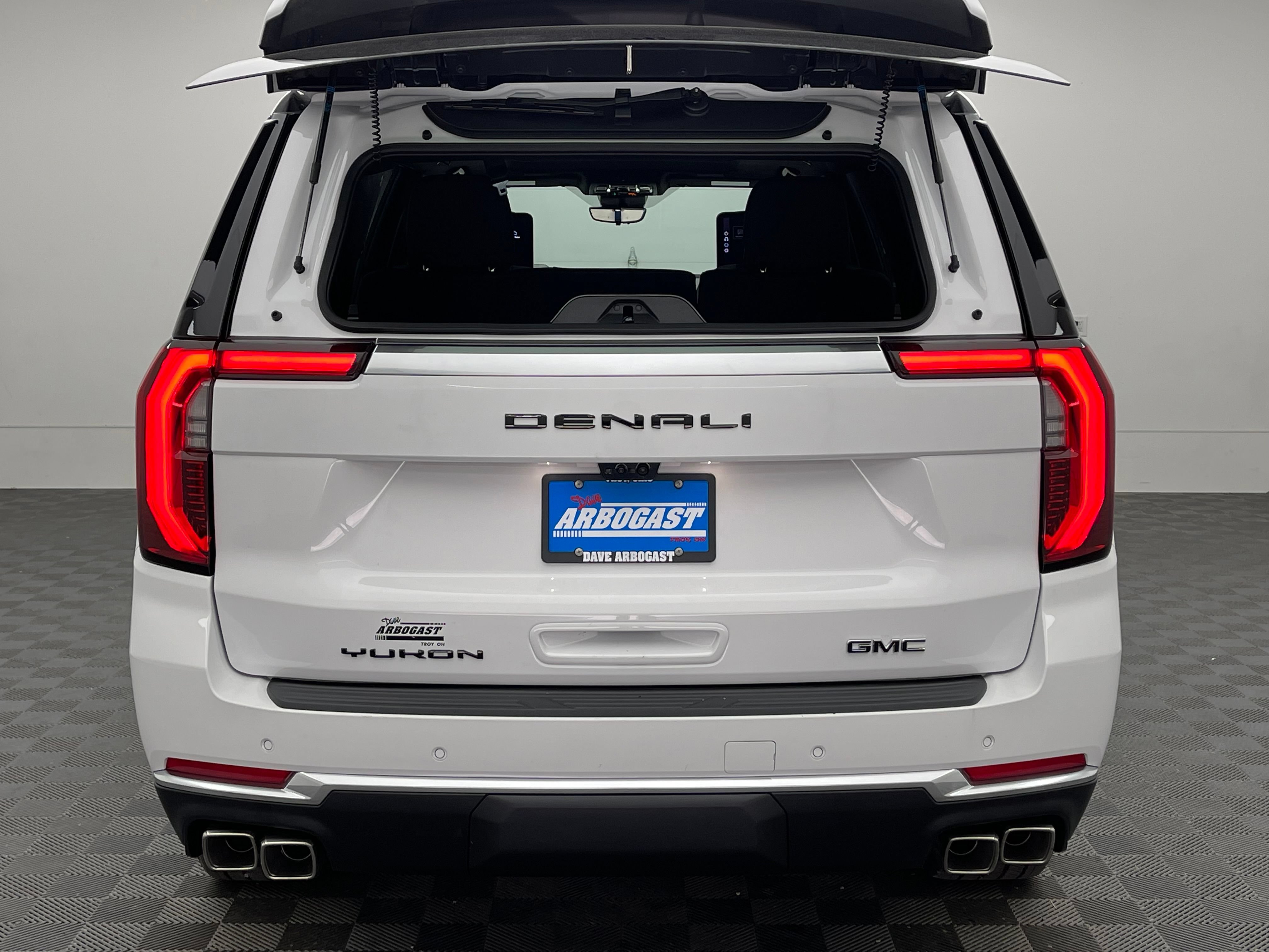 New 2026 GMC Yukon XL Denali w/ Denali Reserve Package AWD/4WD image 13