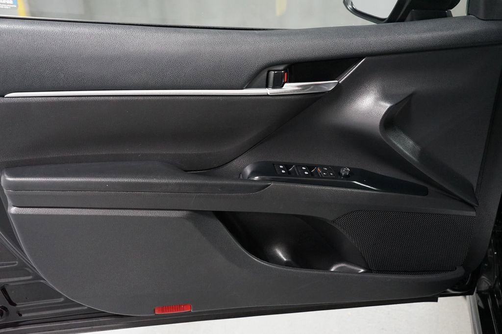 Certified 2020 Toyota Camry SE image 27