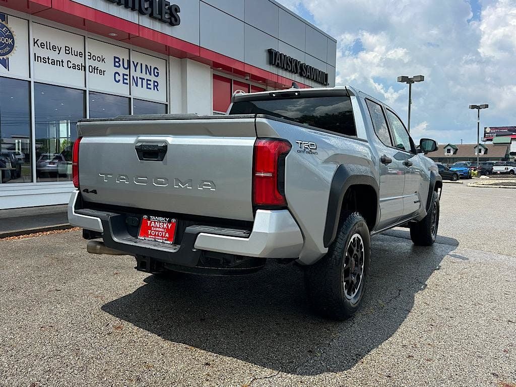 Certified 2024 Toyota Tacoma TRD Off-Road AWD/4WD image 5