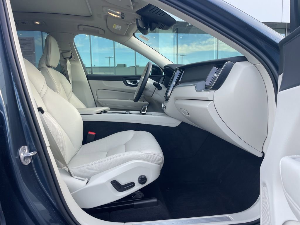 Certified 2024 Volvo XC60 B5 Core w/ Climate Package image 15