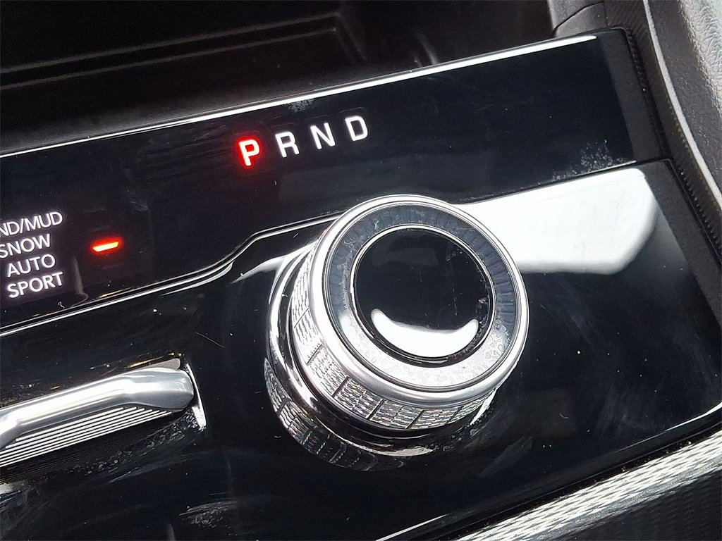 Certified 2025 Jeep Grand Cherokee Limited w/ Black Appearance Package image 12