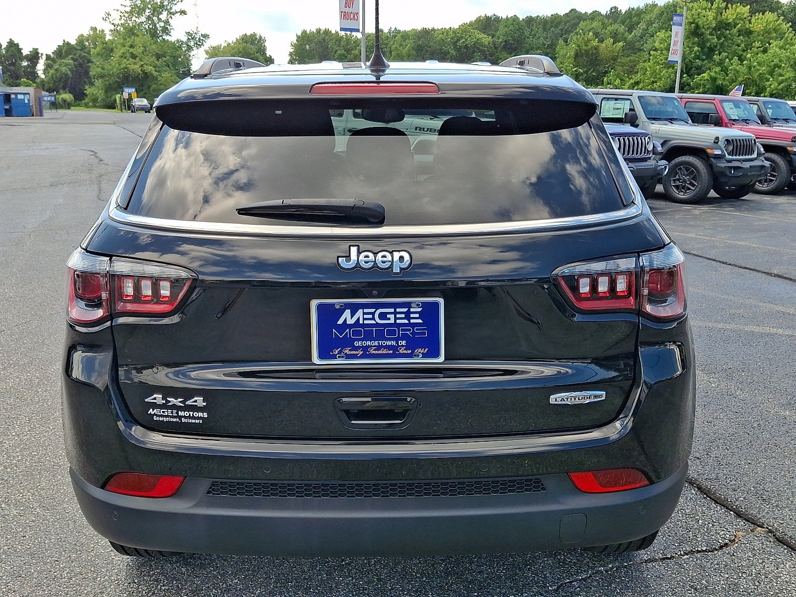 Used 2023 Jeep Compass Latitude AWD/4WD image 5