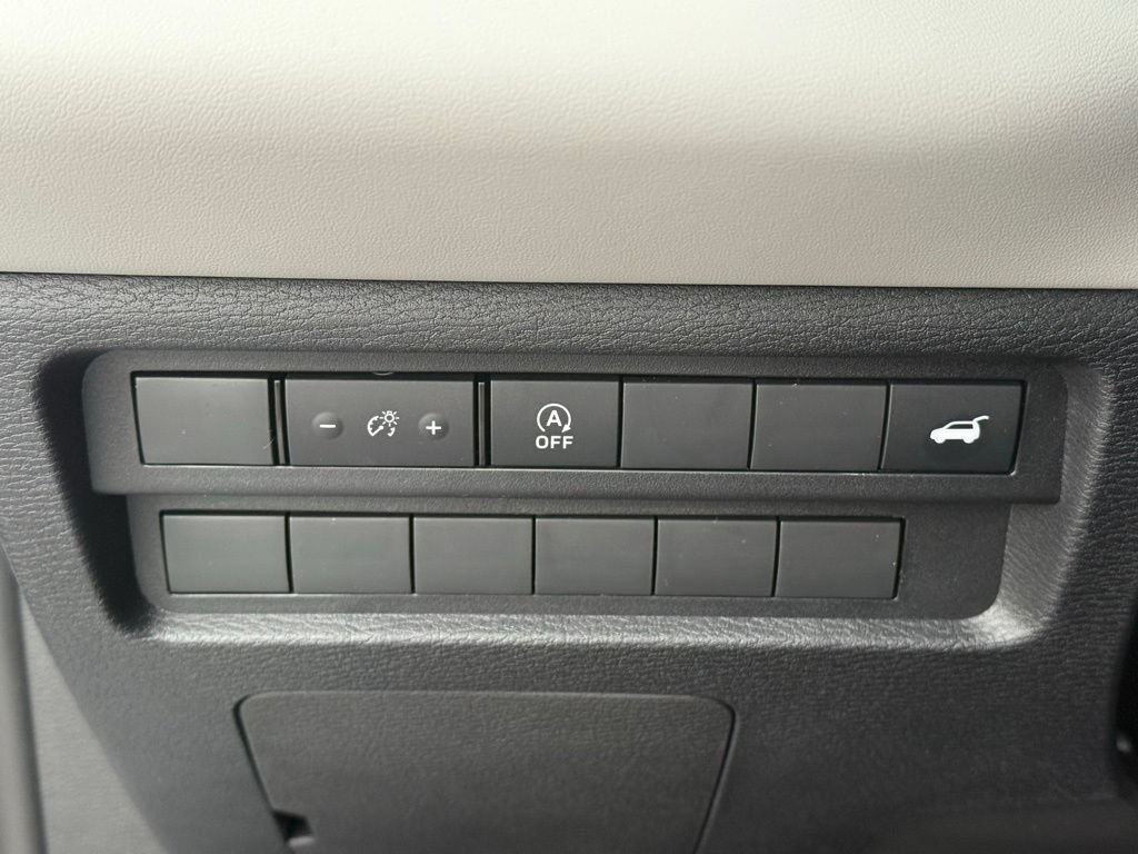 New 2026 Mitsubishi Outlander SE FWD image 9