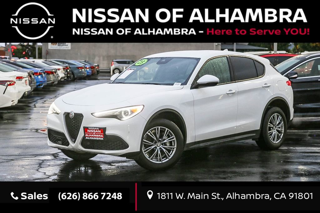 Used 2023 Alfa Romeo Stelvio Sprint image 1
