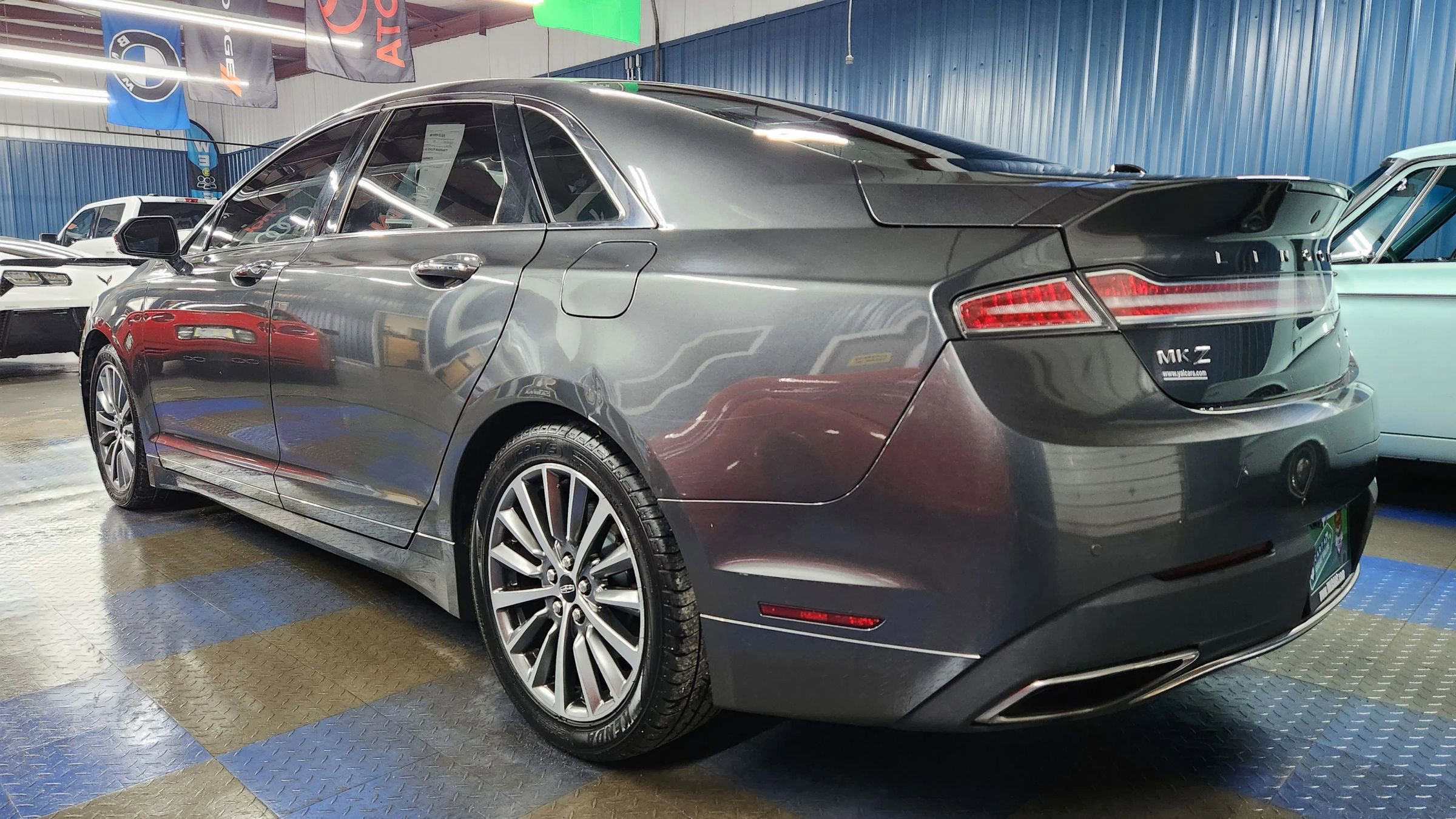 Used 2020 Lincoln MKZ image 4