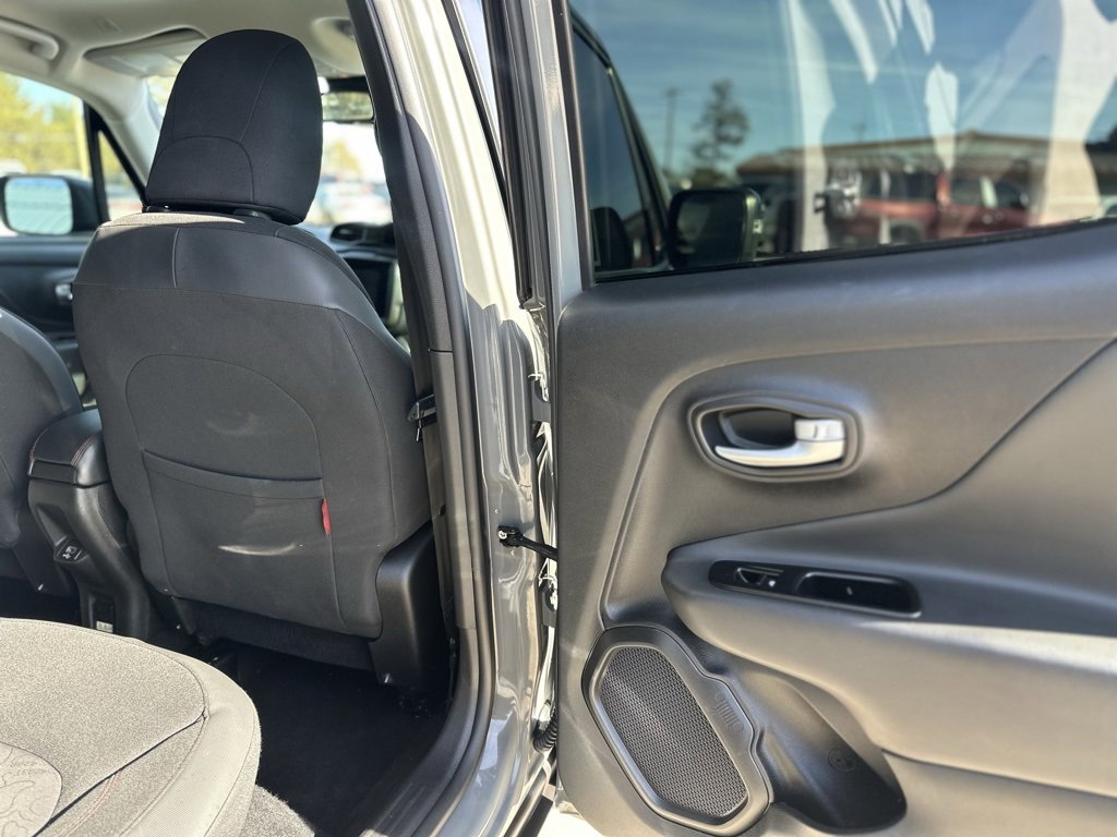 Used 2020 Jeep Renegade Trailhawk w/ UConnect 8.4 Nav Group image 10