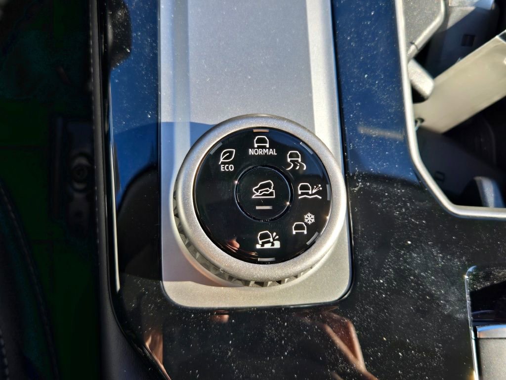 New 2025 Mitsubishi Outlander SEL image 28