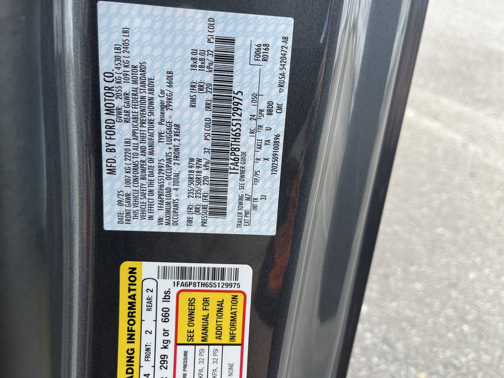 Used 2025 Ford Mustang Premium RWD image 33