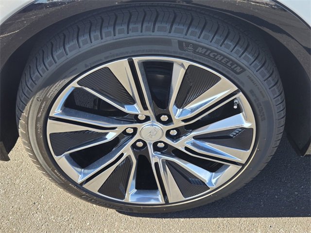 New 2025 Cadillac Lyriq Luxury image 9