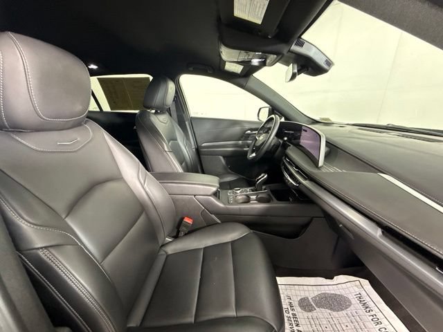 Certified 2025 Cadillac XT4 Premium Luxury FWD image 36