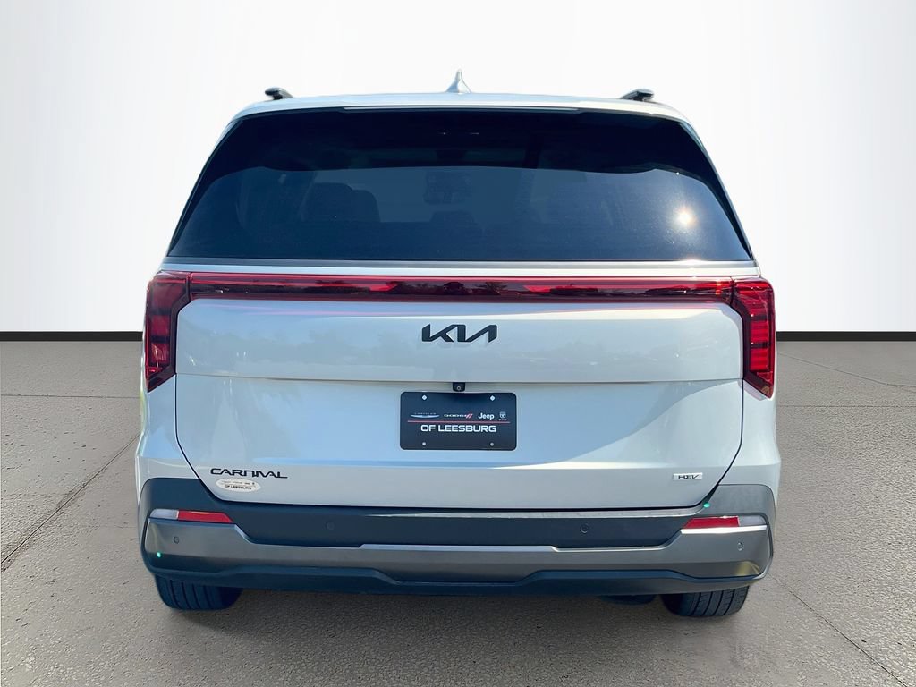 Used 2025 Kia Carnival SX w/ SX Dark Edition Package FWD image 6