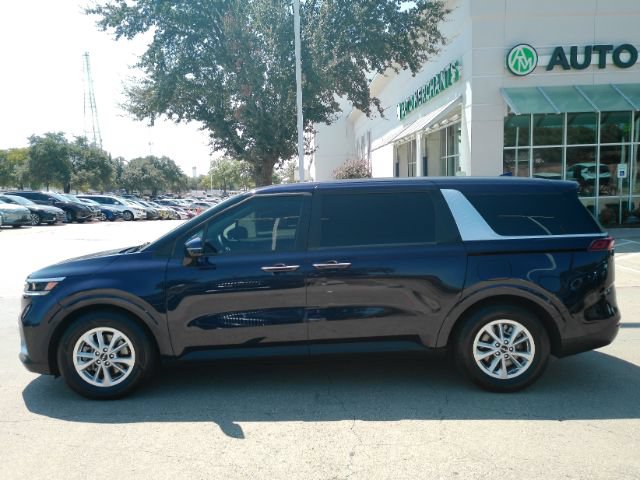 Used 2024 Kia Carnival LX FWD image 10