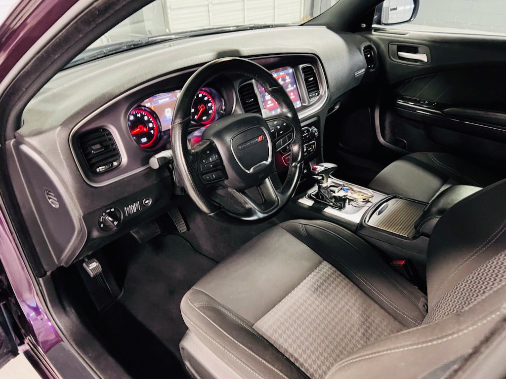Used 2020 Dodge Charger SXT w/ Driver Convenience Group AWD/4WD image 23