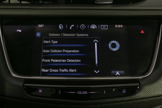 Used 2017 Cadillac XT5 Luxury w/ Driver Awareness Package image 24