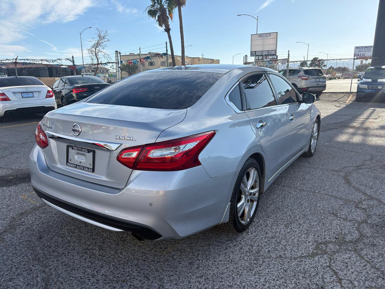 Used 2017 Nissan Altima 3.5 SL w/ 3.5SL Technology Package FWD image 5