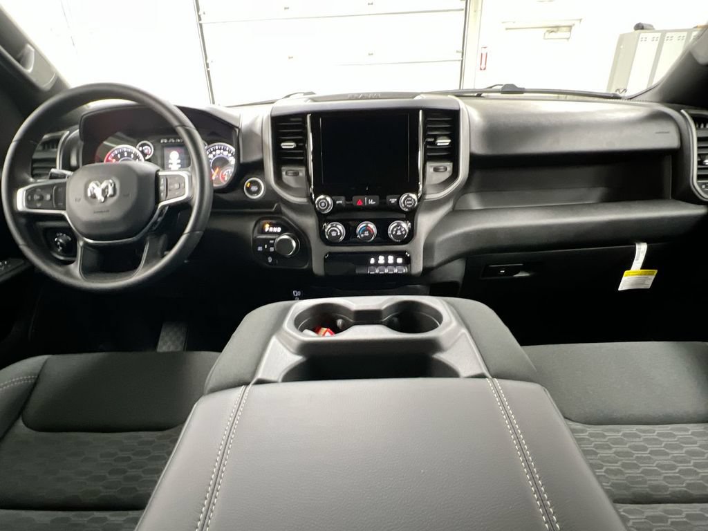 New 2026 RAM 1500 Express AWD/4WD image 10