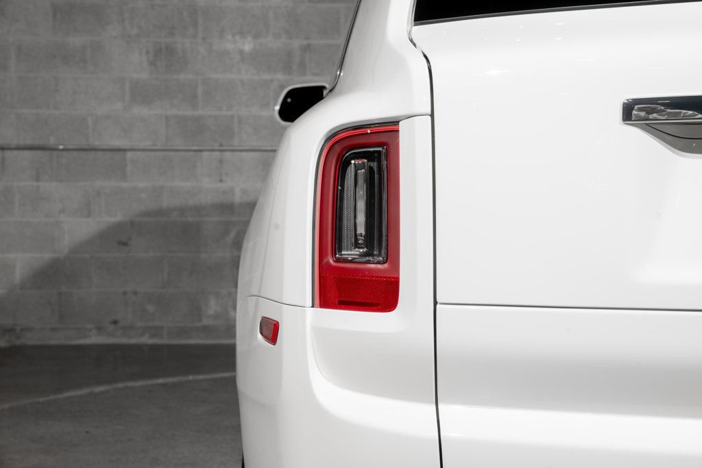 Used 2023 Rolls-Royce Cullinan AWD/4WD image 30