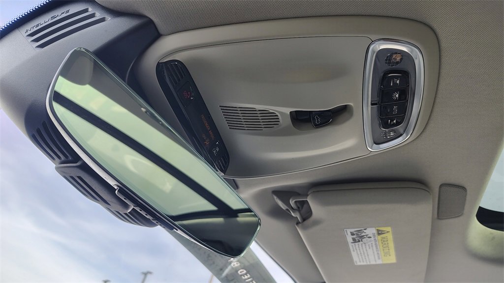 Used 2022 Volvo XC90 T5 Momentum w/ Climate Package image 25