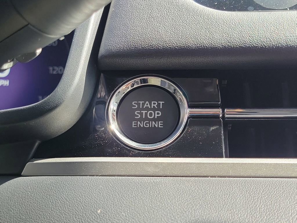 New 2025 Mitsubishi Outlander SE image 16