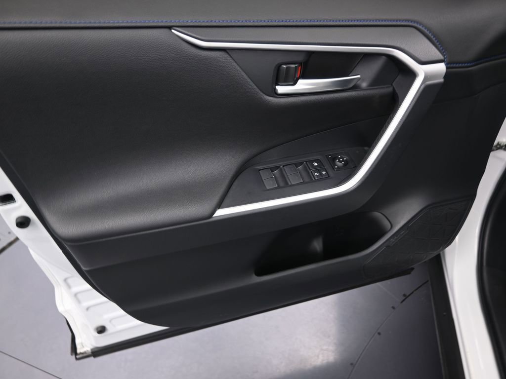 Used 2025 Toyota RAV4 XSE image 12